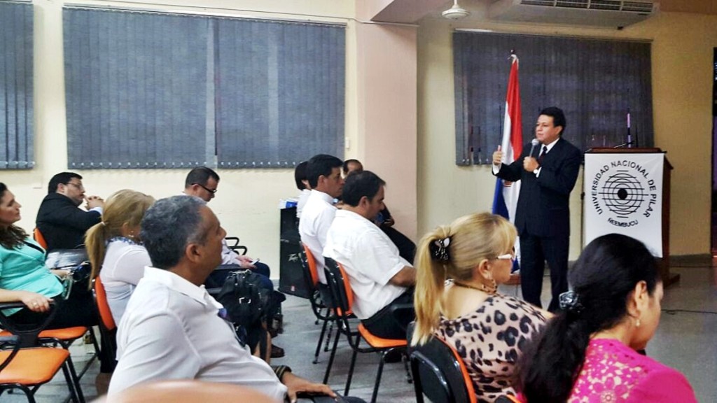 "Los Desafíos de la Acreditación en Paraguay" por el Dr. Raúl Aguilera